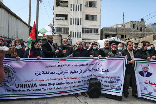 Gaza : Les réfugiés protestent contre la décision de l'UNRWA de réduire les coupons alimentaires (vidéo)